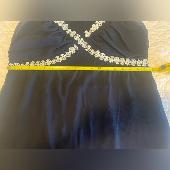 Loft navy blue top with white bead trim. Size 16. Good condition. - Picture 9 of 9